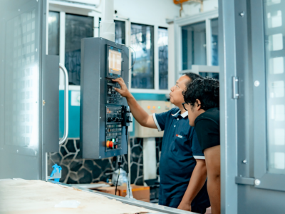 Installasi dan Setting Mesin CNC LK