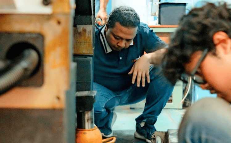 Perawatan Mesin Produksi